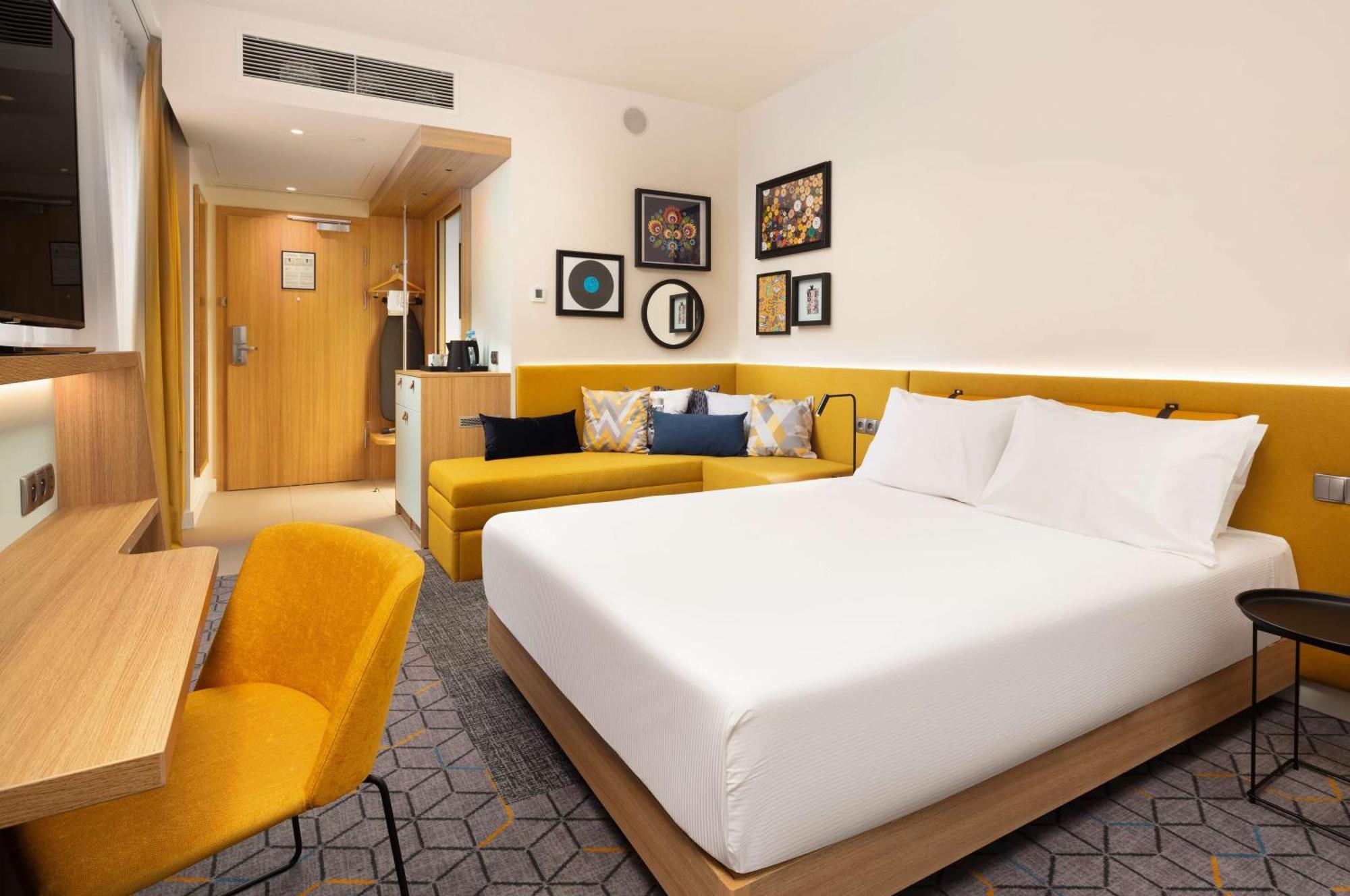 Hampton By Hilton Lodz City Center Bagian luar foto