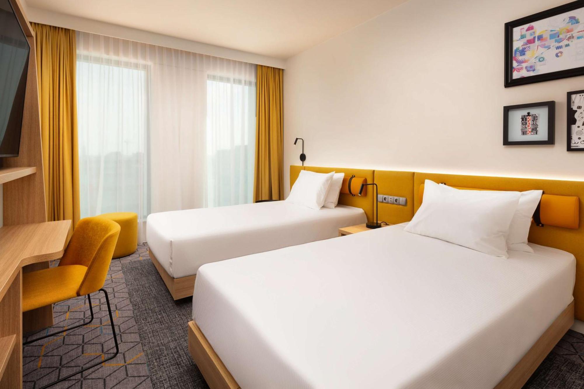 Hampton By Hilton Lodz City Center Bagian luar foto