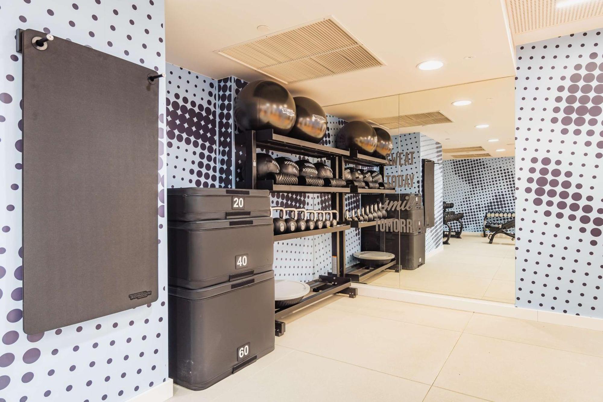 Hampton By Hilton Lodz City Center Bagian luar foto