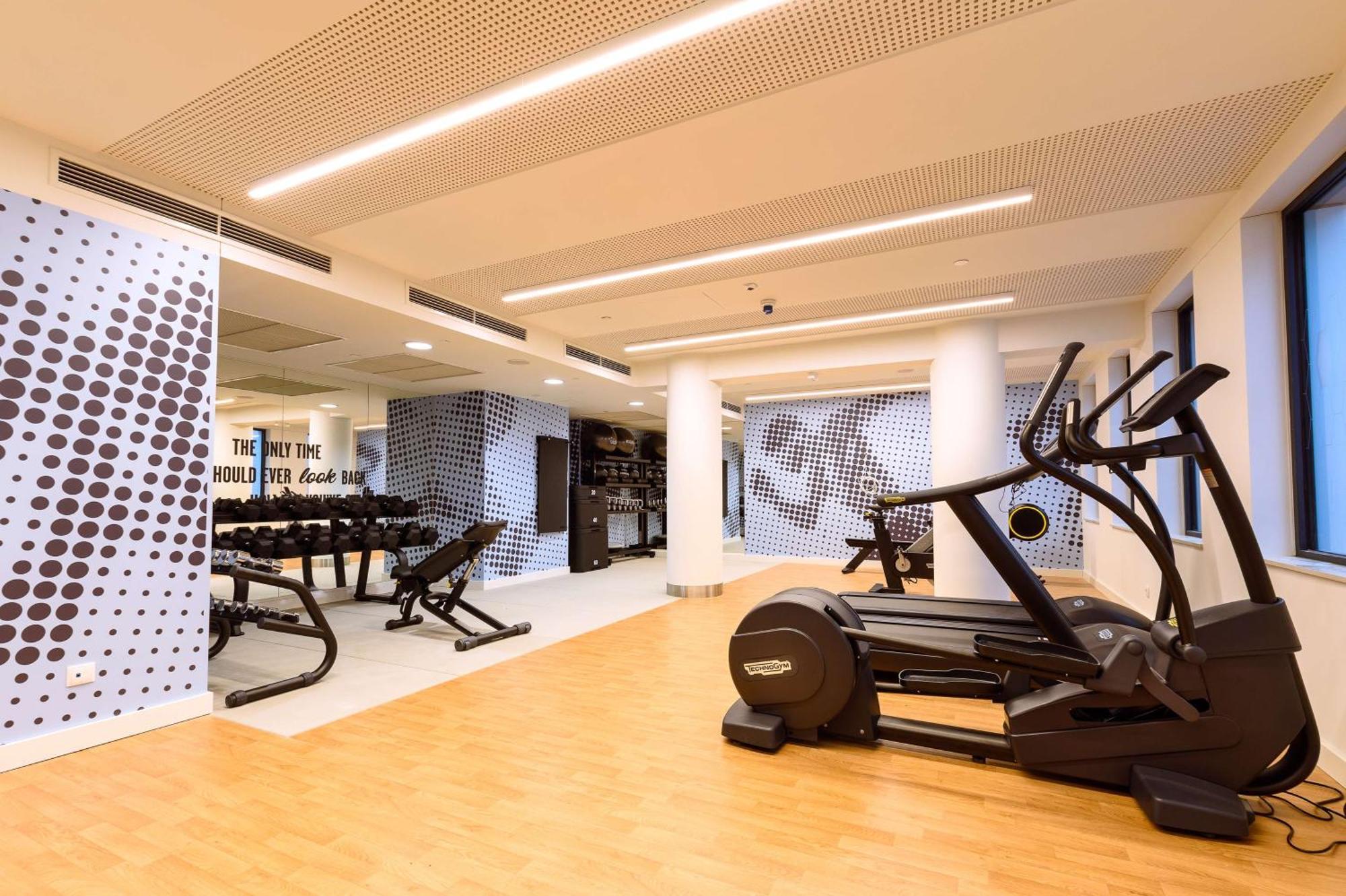 Hampton By Hilton Lodz City Center Bagian luar foto